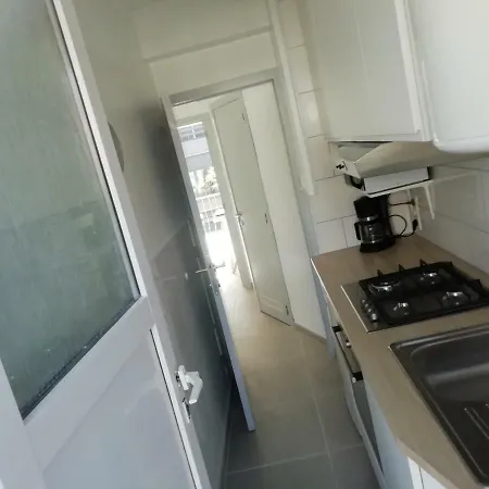 Louis Place Apartment *